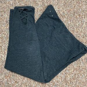 SO yoga capris leggings-dark gray. Size small